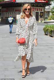 • wife, mama, actor, hons doctorate • judge @bgt • presenter @thisisheart • 'songs from my heart' album out now • depop account www.depop.com/amandaholdenofficial. Amanda Holden S Dress Everyone S Talking About It Silkfred Blog