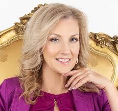 Liz Rouse's Instagram, Twitter & Facebook