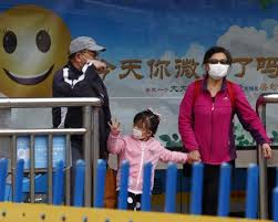 有片｜港台記者節目中抹黑新疆 市民請願促解僱下架涉事節目 港台記者唐若韞在在港台節目《脈搏》中，抹黑新疆有過百萬人遭囚禁。 關世衛工作的話題。 至今仍未對唐若韞作出任何處置。 Xnijxjn6qoc Tm