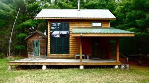 Diy 704 Sq Ft Hand Built Off Grid Tiny Cabin Off Grid House Tiny Little Houses Small Cottages