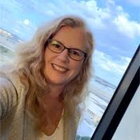 Amy Windham's Instagram, Twitter & Facebook