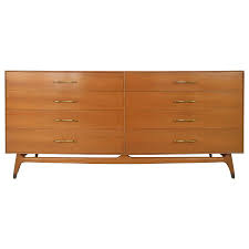 Beautiful Mid Century Modern Maple R Way Dresser 1stdibs Com Mid Century Modern Bedroom Furniture Mid Century Modern Bedroom Mid Century Modern