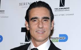 El día que Miguel Varoni y su madre actuaron juntos en una telenovela de  Telemundo