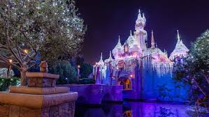 2021 Disneyland Christmas Guide Dates Tips Decorations And More
