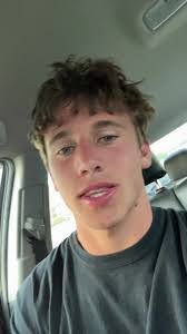 Bennett Schmidt's Instagram, Twitter & Facebook