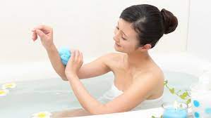 Orang mandi tanpa sengaja kelihatan dari atas hotel. Mengapa Orang Jepang Mandi Pada Malam Hari Berita Jepang Japanesestation Com