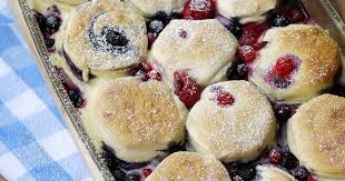 Experimente Aus Meiner Kuche Brotchen Vanille Auflauf Mit Beeren Knack Und Back Brotchen Auflauf Brotchenaufla Knack Und Back Lebensmittel Essen Snack Ideen