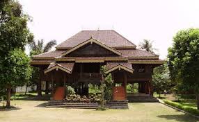 Patutlah bagi semua masyarakat di indonesia wajib menjaga budaya dari warisan nenek namun selain untuk menjadi tempat berkumpulnya warga nuwou sesat berbentuk rumah panggung karena. Rumah Adat Khas Lampung Terbaru June 13 2021