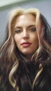 Trisha White's Instagram, Twitter & Facebook