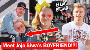 Today, jojo is most known for her glittery outfits, huge. Who Is Jojo Siwa S Boyfriend Elliot Brown Youtube