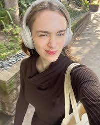 Lily Watson's Instagram, Twitter & Facebook