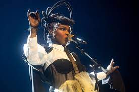 Lauryn Hill Addresses Her Lateness at Los Angeles Show