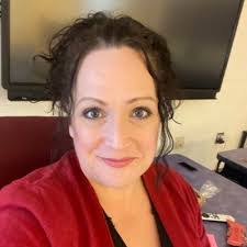 Michelle Hendricks's Instagram, Twitter & Facebook