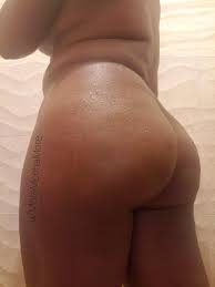 Might break your dick... nudes | GLAMOURHOUND.COM