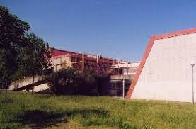 4 di bologna, sito in via verne 21, in memoria dei fratellini eckhardt e kai mäder. Ic 2 Bologna Primaria Caterina De Vigri