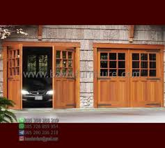 Karena desain yang dimilikinya mampu mewakili kepribadian pemilik rumah. Pintu Garasi Mobil Model Minimalis Eropa Dari Kayu Jati Bawu Furniture