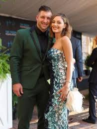 No longer one of the most eligible bachelors in the country, many fans want to know more about the woman who finally stole tebow's heart. Tim Tebow And Wife Demi Leigh Celebrate 10 Years Of Timtebowfoundation Photos Fakaza News