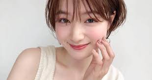 シースルー前髪とニュアンスもみあげが可愛い丸みショート 銀座の美容室ドライブ フォーガーデン drive for garden スタイリスト今野 佑哉のヘアスタイル 髪型 ヘアカタログ lala ララ 美髪 ヘアスタイル 人気のショートヘアスタイル