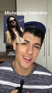 Qual sua opinião sobre? #alessandromichele #gucci #valentino #moda #fashion