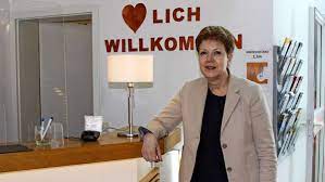 Please complete the form below and we will be in touch with you regarding your inquiry. Corona Verstosse In Stuttgart Mohringen Polizei Lost Miniparty Am Klarwerk Auf Mohringen Stuttgarter Zeitung