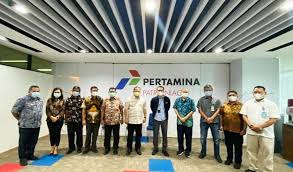 Selain itu, pertamina patra niaga juga menyalurkan bantuan sembako untuk 1.500 keluarga yang tersebar di region i hingga v pertamina patra niaga. Kawal Program Depot Pertamina Di Talaud E2l Map Datangi Kantor Pt Pertamina Patra Niaga Di Jakarta Xmanadonew Co Id