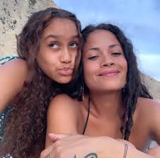 Fam 🤍 • • • #elirojas #mom #dj #love #happymoments #family #familytime  #familylove #tbt #summer #ibiza