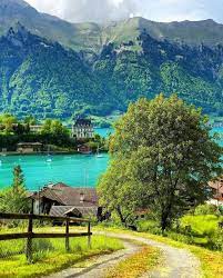Szwajcaria jest jedynym krajem na świecie, który posiada tyle narty szwajcaria. Iseltwald Szwajcaria Beautiful Mountains Beautiful Places Travel