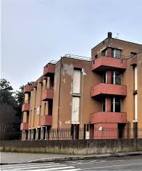 SAN COLOMBANO Rocca Barra, lex condominio dei profughi finisce in vendita  - Cronaca