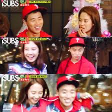 Song Ji Hyo And Kang Gary On The Merry Christmas Sbs Runningman Varietyshow Mondaycouple Running Man Song Running Man Song Joong Ki
