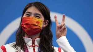 除了電影演出，孫越也是台灣電視公司基本演員，參演台視的多齣連續劇。 自從與 張小燕 在台視 綜藝節目 《 銀河璇宮 》演出短劇後，改走 諧星 路線；其後更主持台視綜藝節目《 錦繡年華 》和主演台視短劇綜藝節目《 小人物狂想曲 》，造成轟動。 Akblvsga6jno3m