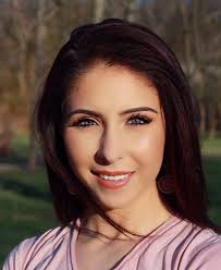 We would like to welcome Hair Stylist, Fiona Nagy, to Structures Salon and  Spa! Fiona has been a licensed stylist since 2014 and working in the beauty  industry since 2011. She has