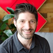 Very excited to share that I've joined JPMorganChase as and Executive  Director of UX! Thank you to Mia Bohleman and Catherine Sun for this  opportunity. Looking forward to the journey! 🚀 |