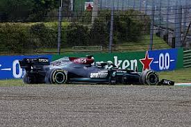 If i am reversing to the right, where does the front of the car face? Why Hamilton Didn T Break F1 S Rules For Reversing On Track