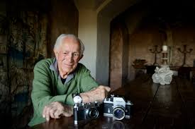 Born in 1916, david was a distinguished photojournalist, with his long, industrious career as an american combat photographer David Douglas Duncan January 23 1916 June 7 2018 American Photojournalist Author World Biographical Encyclopedia