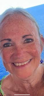 Hi, I was wondering if someone could tell me what colour my eyes are  please? As a kid I always thought they were brown, as I got older I noticed  other colours