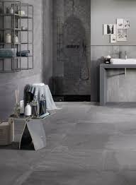 Italienische fliesen haben auf vielen wegen bewiesen, was sie können. Steinig Grau Zeitlos Modern Cerdomus Oxidia Steinoptik Fliesen Moderne Bader
