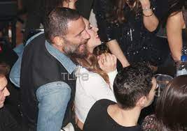 Η τεχεράνη 2 στην αθήνα, τα ραντεβού χωρίς call center και τα νέα πρόσωπα στον όμιλο ιντεάλ. A8hna Oikonomakoy Poios Einai O Neos Ths Syntrofos