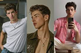 See more of manu rios on facebook. Manu Rios El Influencer Espanol Con Mas Estilo Y Nuevo Integrante De Elite Badhombre Magazine