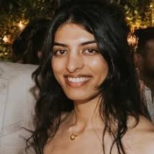 Sarah Pradhan (@volley_doc)