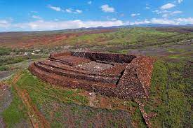 Mar 29, 2021 · the waikiki historic trail includes historic markers made of surfboards, inspired by waikiki's own duke kahanamoku, an olympic gold medalist swimmer and avid surfer. PuÊ»ukohola Heiau National Historic Site Living In Nature Landslide 2019 Tclf
