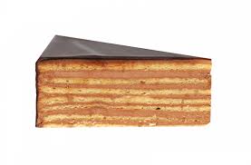 Der klassische prinzregent kuchen basiert auf schokoladenbuttercreme. Torte Aus Biskuitboden Und Schokoladen Buttercreme Confiserie Chocolatier Kronner Garmisch Partenkirchen