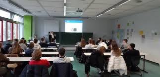 Wir freuen uns auf ihren besuch in der filiale lengenfeld/stein in der hauptstraße 37a in 99976 lengenfeld/stein. Lise Meitner Gymnasium Konigsbach Stein Blog Archive Vr Bank Enz Plus Am Lmg Kopie