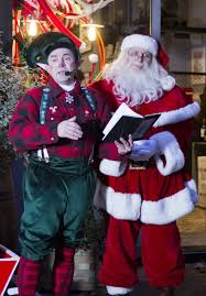 J'aime le pere noel, alexandre. Le Pere Noel Et Le Lutin Le Chalet Des Lutins Lutin Animation Noel Pere Noel