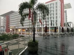 Founded in 1969, taylor's college is one of malaysia's premier private colleges located at the lakeside campus in subang jaya, selangor. Taylor S University College Office Photos Glassdoor