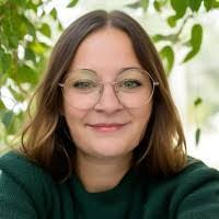 Robin Looney's Instagram, Twitter & Facebook