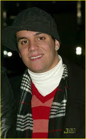 Derek Ries's Instagram, Twitter & Facebook