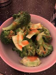 1 bunch broccoli 1/2 c. That I Ve Hit My Calories But Still Hungry Kinda Snack 200g Broccoli And Hot Sauce Shittyrestrictionfood