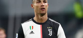 Nouvelle coupe de cheveux cristiano ronaldo 2020. Cristiano Ronaldo Devoile Sa Nouvelle Coupe De Cheveux Et Cree Le Buzz Photo