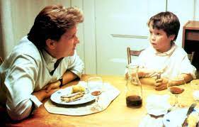 A szőke démon az ujja köré csavarja, dan nem tud ellenállni a nő vonzerejének. Vegzetes Vonzero Film 1987 Kritikak Videok Szereplok Mafab Hu