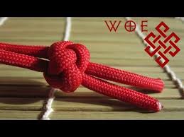In this video i demonstrate how to braid a simple paracord bracelet using a single strand of paracord. How To Tie The Ideal Paracord Lanyard Knot Two Strand Diamond Knot Youtube